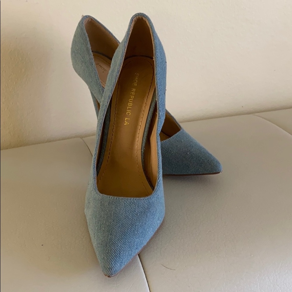 Denim pump